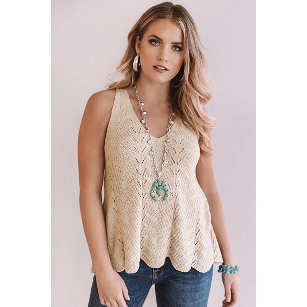 🆕 Pink Cream Flowy Scalloped Knit Tank Top - Picture 3 of 5